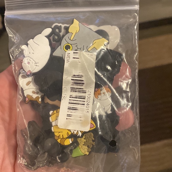 16 piece cat lover croc charms - Picture 6 of 6